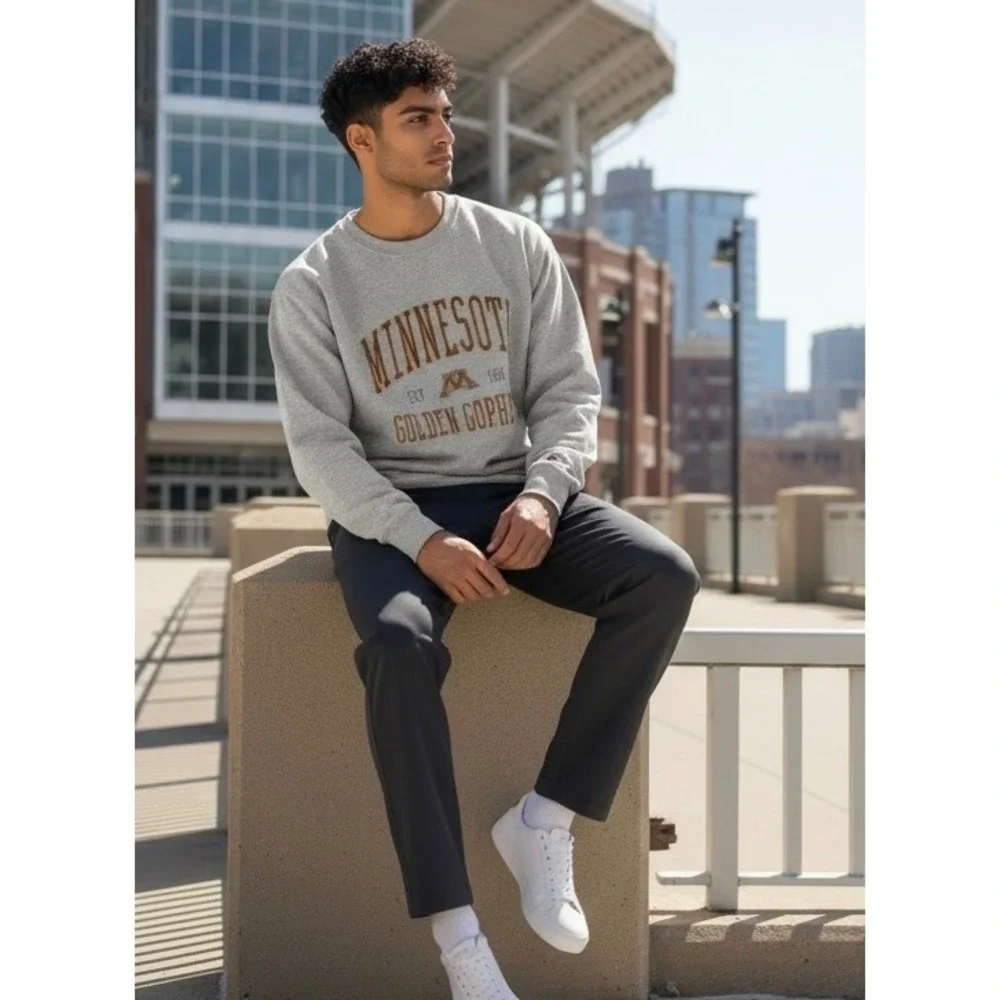 Champion Sweatshirt Mens Medium Grey NWT Minnesota Golden Gophers Crewneck